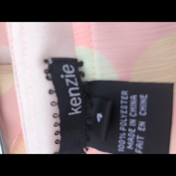 Feminine shirt. Size 4 - Picture 2 of 2